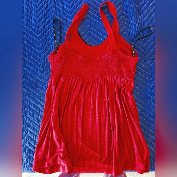 Top - Picture 2 of 3